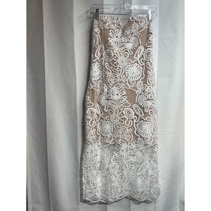 ELLIAT Women’s Dress White Lace Nude Lining Size Medium